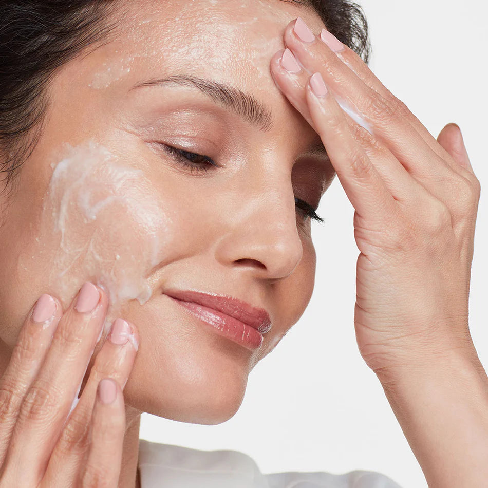 EXFOLIATING CLEANSER Energizing Renewal